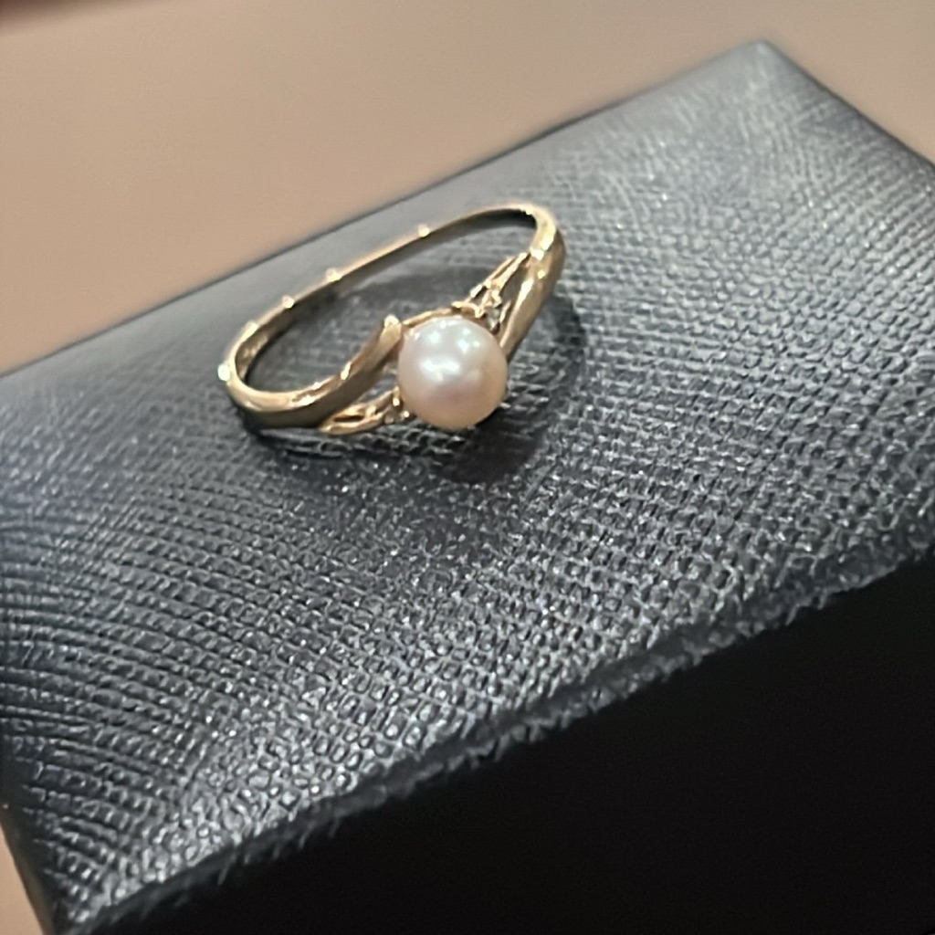 Vintage 10k Yellow Gold Pearl  Diamond Ring